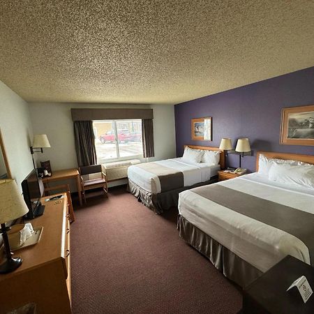 Fossil Creek Hotel & Suites Russell Extérieur photo