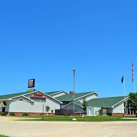 Fossil Creek Hotel & Suites Russell Extérieur photo