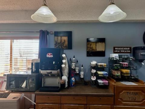 Fossil Creek Hotel & Suites Russell Extérieur photo