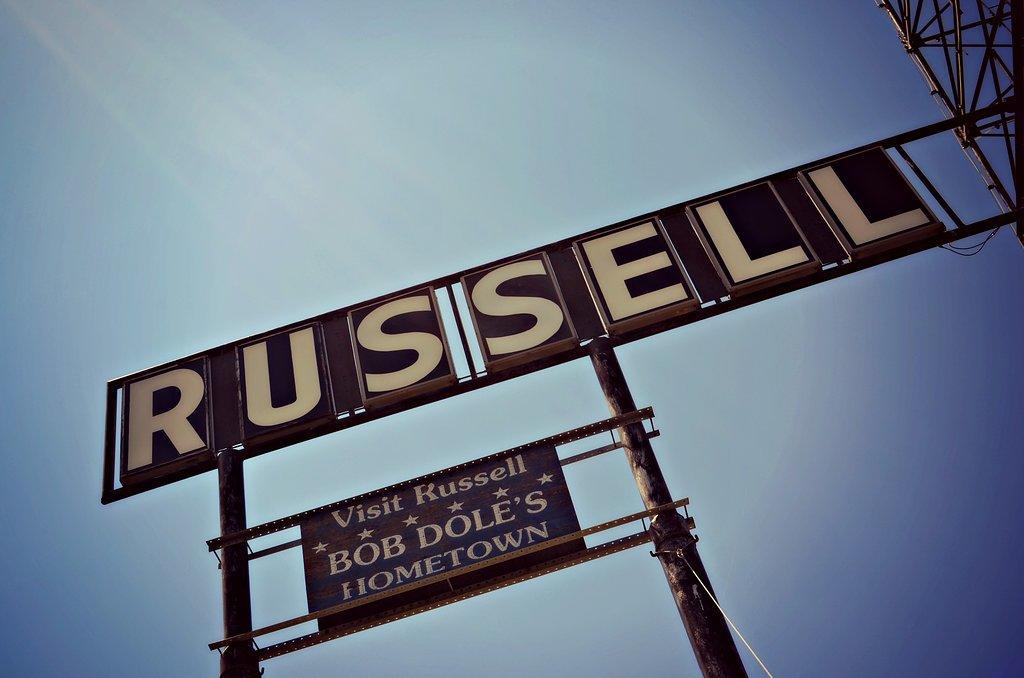 Fossil Creek Hotel & Suites Russell Extérieur photo